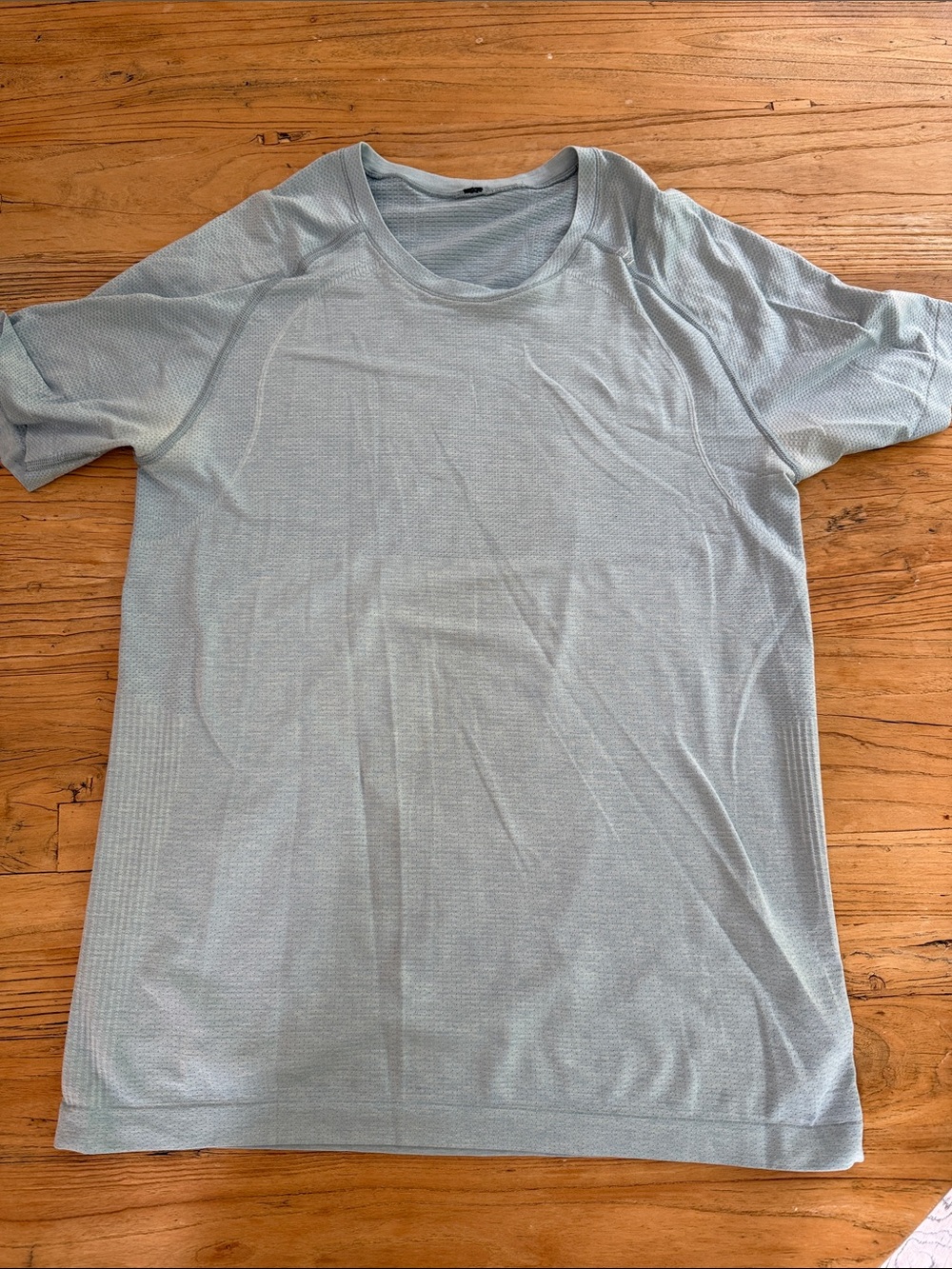 lululemon athletica Light Blue Men's Crew Performance Tee SMALL